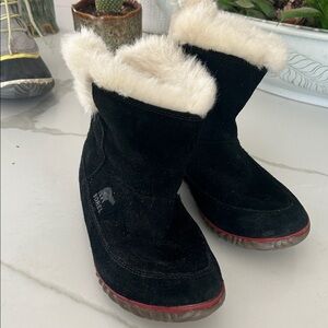 Sorel Black Winter Boots with Cream Fur